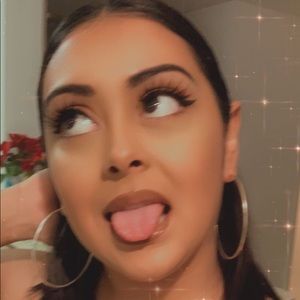 Meet your Posher, Lorena